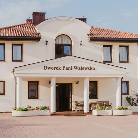 Dworek Pani Walewska Han/Misafirhane